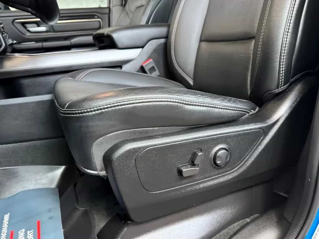 Dodge RAM 1500 5.7 Sport / 4x4 / 12"DP / Pano / SBL 07/2022-photo-25