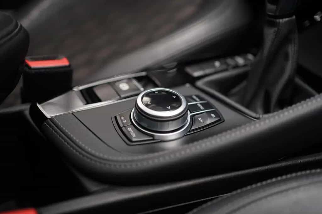 BMW X1 18d xLine +Parkassistent+Glasdach+AHK+LED+ 04/2017-photo-10