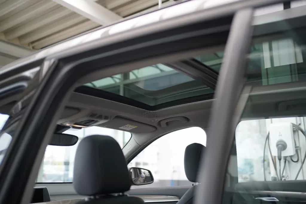 BMW X1 18d xLine +Parkassistent+Glasdach+AHK+LED+ 04/2017-photo-17