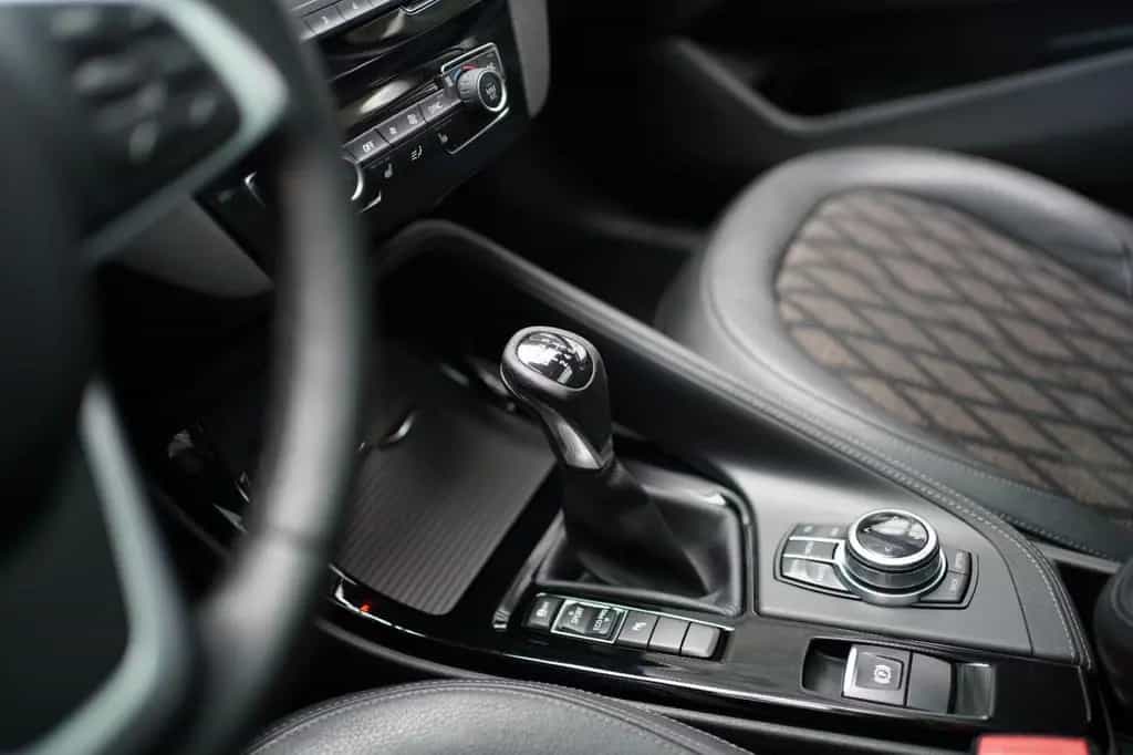 BMW X1 18d xLine +Parkassistent+Glasdach+AHK+LED+ 04/2017-photo-4