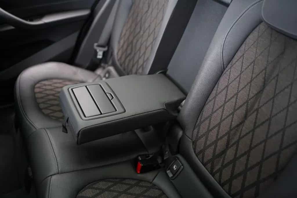 BMW X1 18d xLine +Parkassistent+Glasdach+AHK+LED+ 04/2017-photo-5