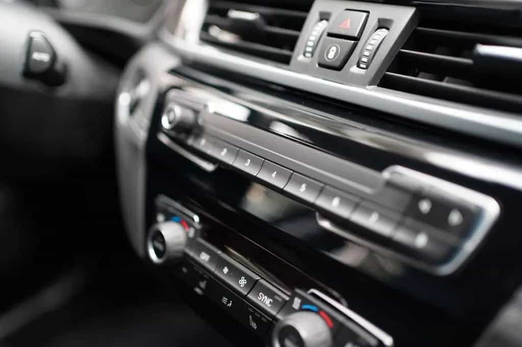 BMW X1 xDrive18d xLine +AHK+LED+Parkassist+Navigatio 04/2021-photo-15