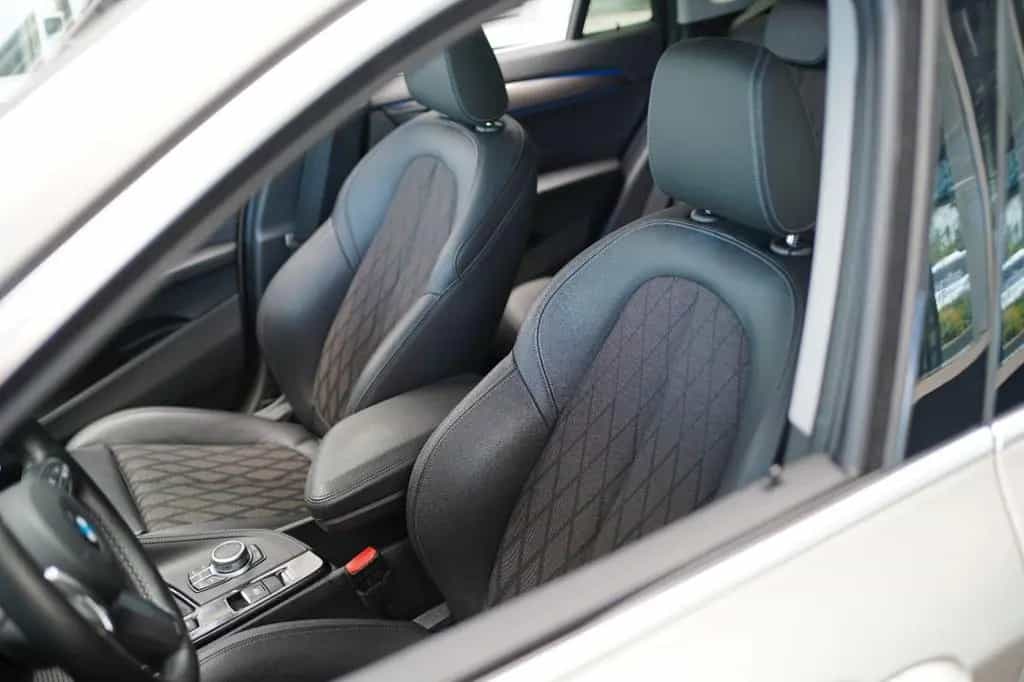 BMW X1 xDrive18d xLine +AHK+LED+Parkassist+Navigatio 04/2021-photo-3