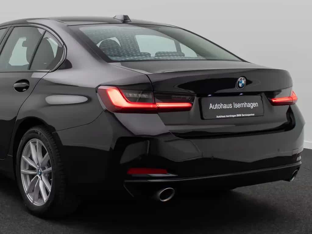 BMW 318 i GeschwindigR PDC DAB CockpitPlus Widscreen 10/2024-photo-15