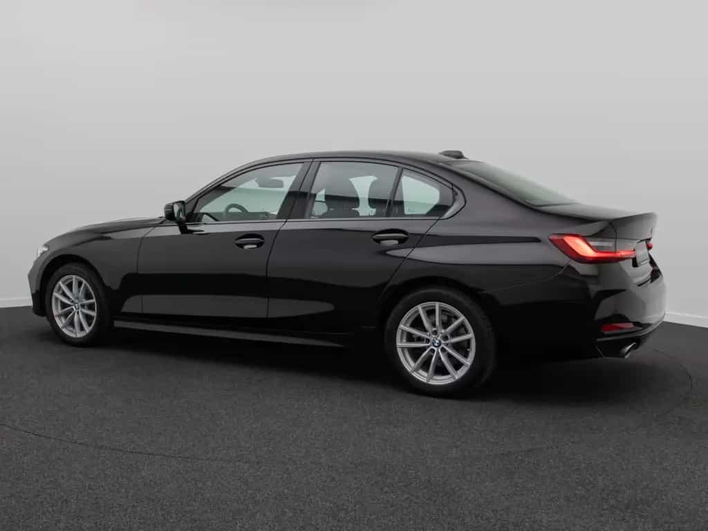 BMW 318 i GeschwindigR PDC DAB CockpitPlus Widscreen 10/2024-photo-9