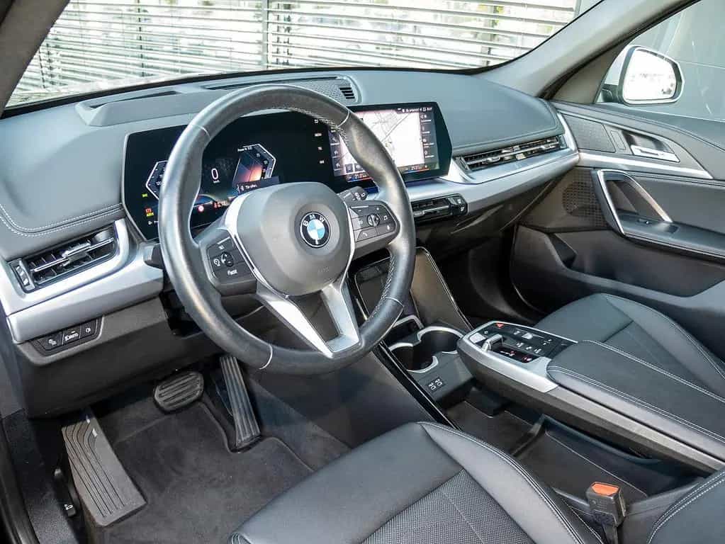 BMW X1 sDrive20i xLine HUD GSD 360° ACC Sitze-Elekt 06/2023-photo-2