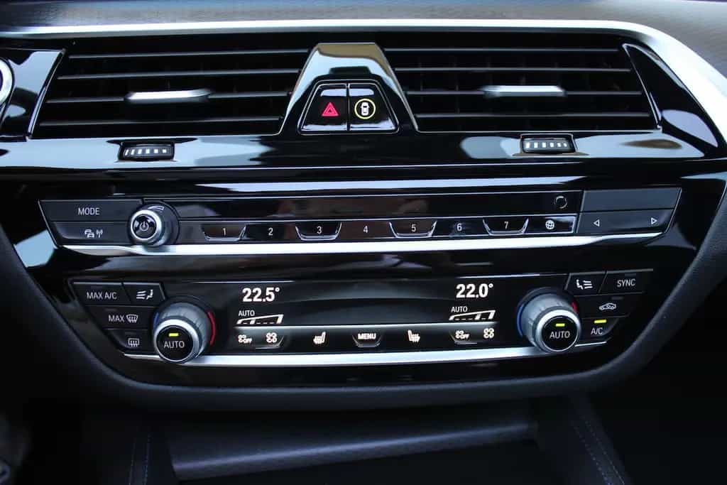 BMW 520 d xDrive Touring M Sport PANO AHK ACC HiFi 11/2021-photo-31