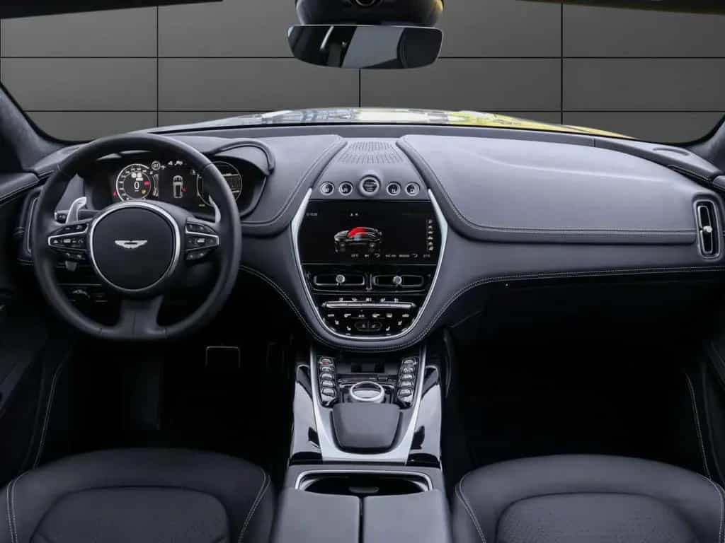 Aston Martin DBX 550 10/2024-photo-13