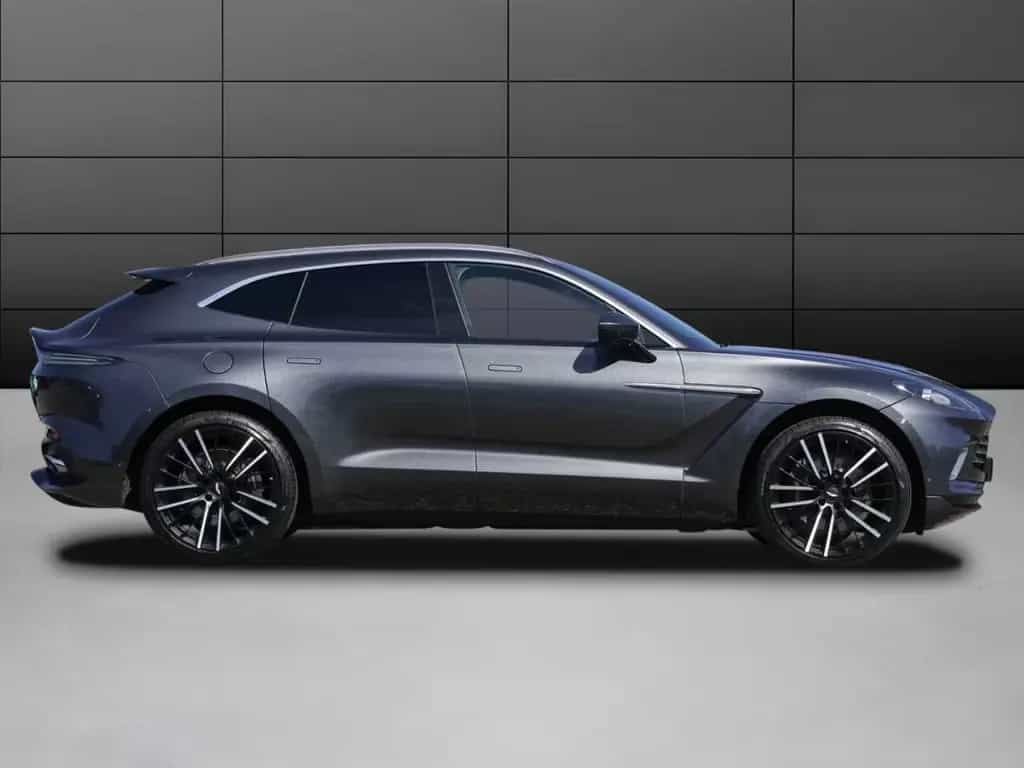 Aston Martin DBX 550 10/2024-photo-2