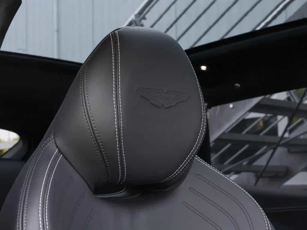 Aston Martin DBX 550 10/2024-photo-20