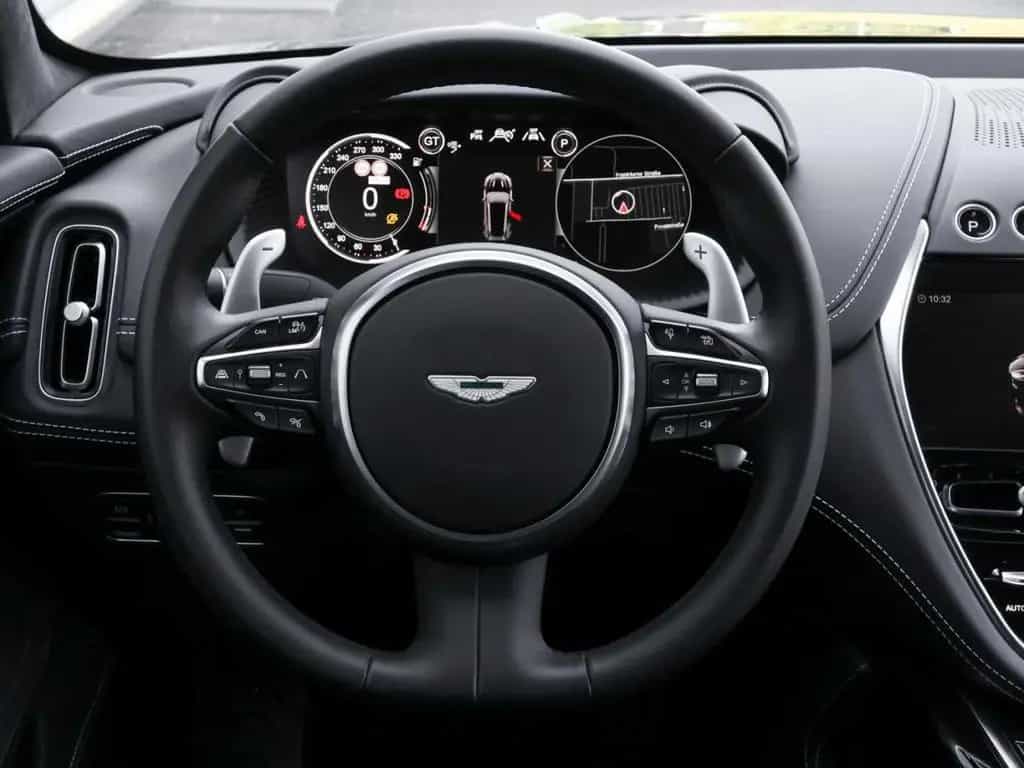 Aston Martin DBX 550 10/2024-photo-22