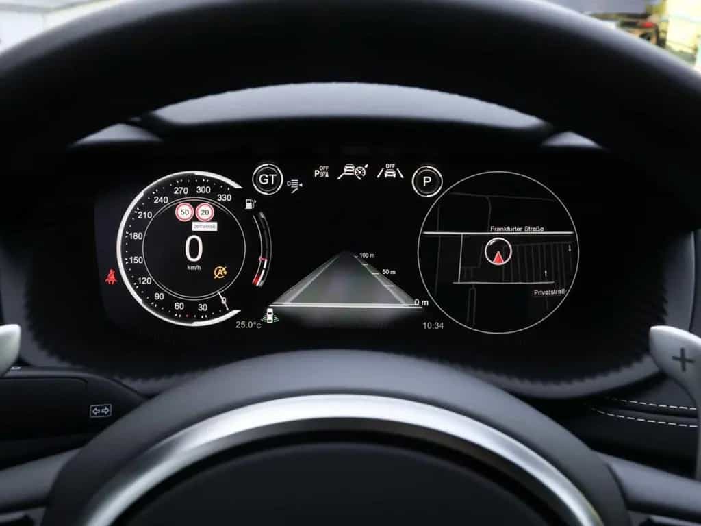 Aston Martin DBX 550 10/2024-photo-24