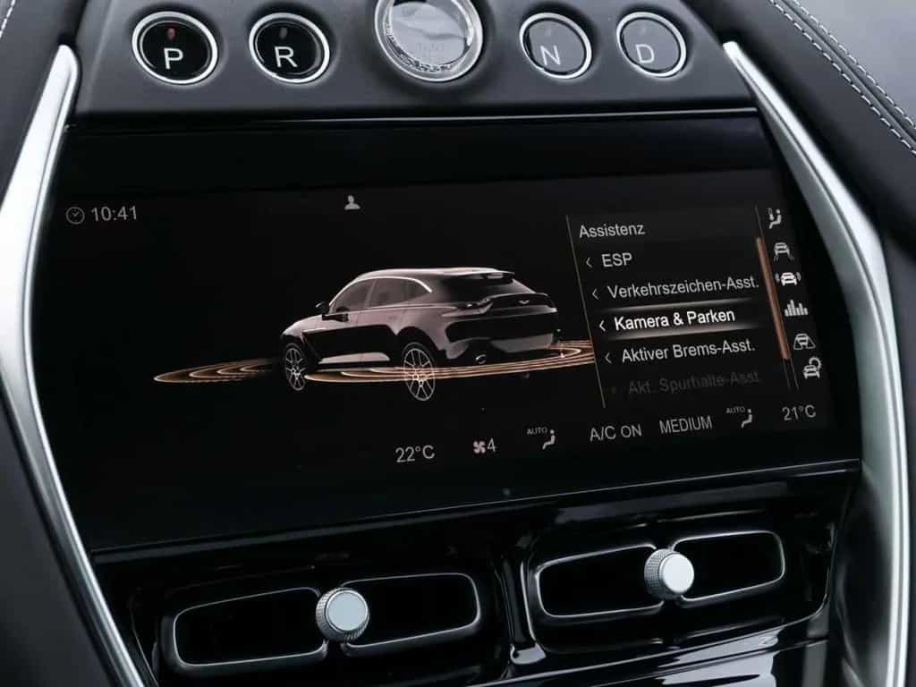 Aston Martin DBX 550 10/2024-photo-32