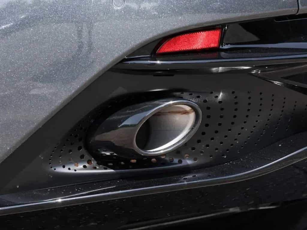 Aston Martin DB12 Coupe null-photo-11