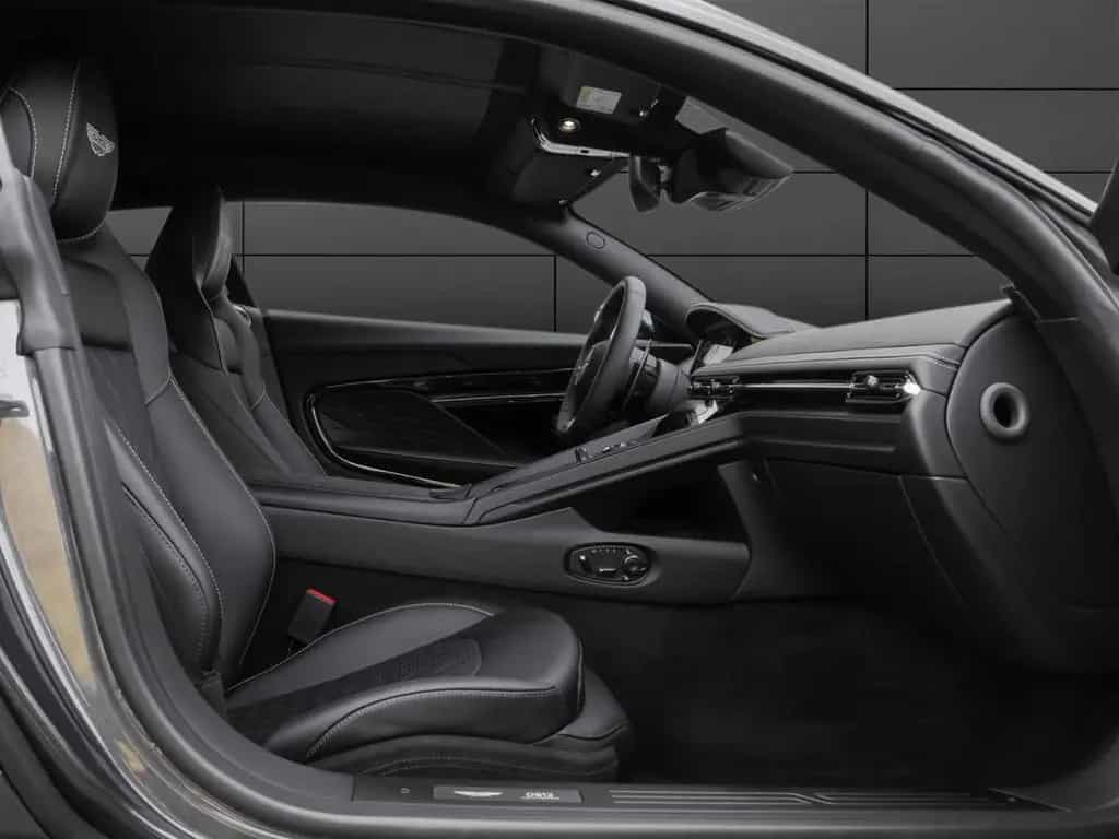 Aston Martin DB12 Coupe null-photo-14