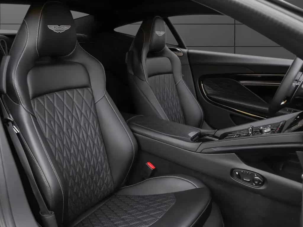 Aston Martin DB12 Coupe null-photo-16