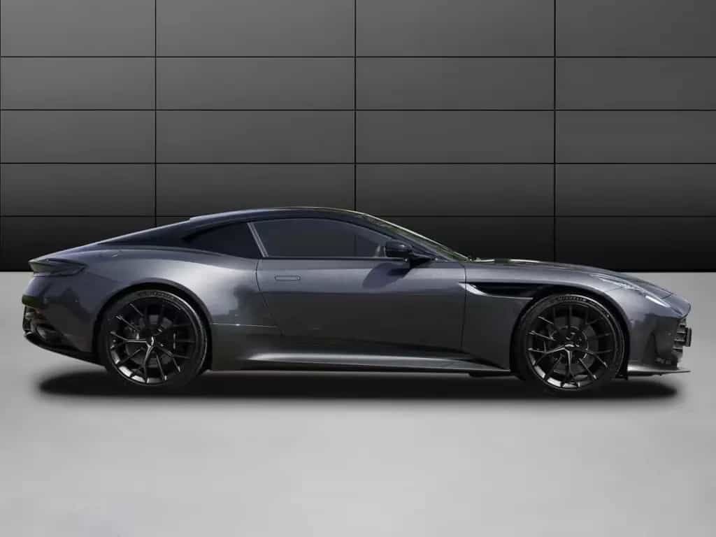 Aston Martin DB12 Coupe null-photo-2