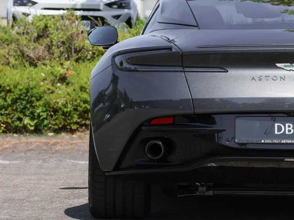 Aston Martin DB12 Coupe null-photo-5