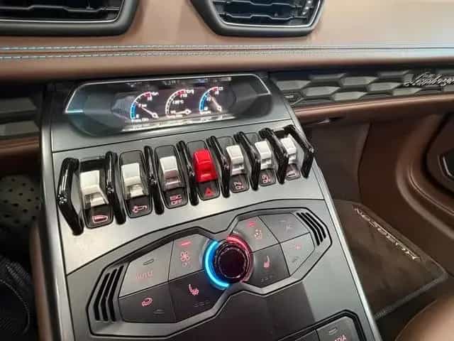Lamborghini Huracán RWD Spyder 03/2017-photo-10