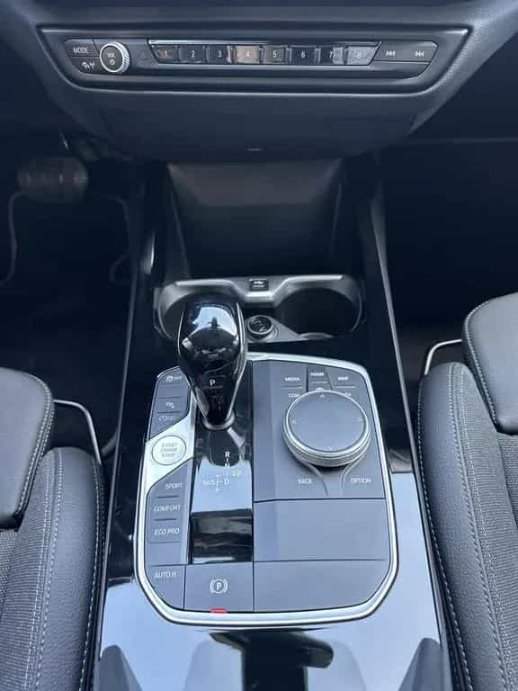 BMW 120 d Sport-Line NAV+LED+PANO+VCOCK+SHZ+18ZOLL+PP 03/2023-photo-16