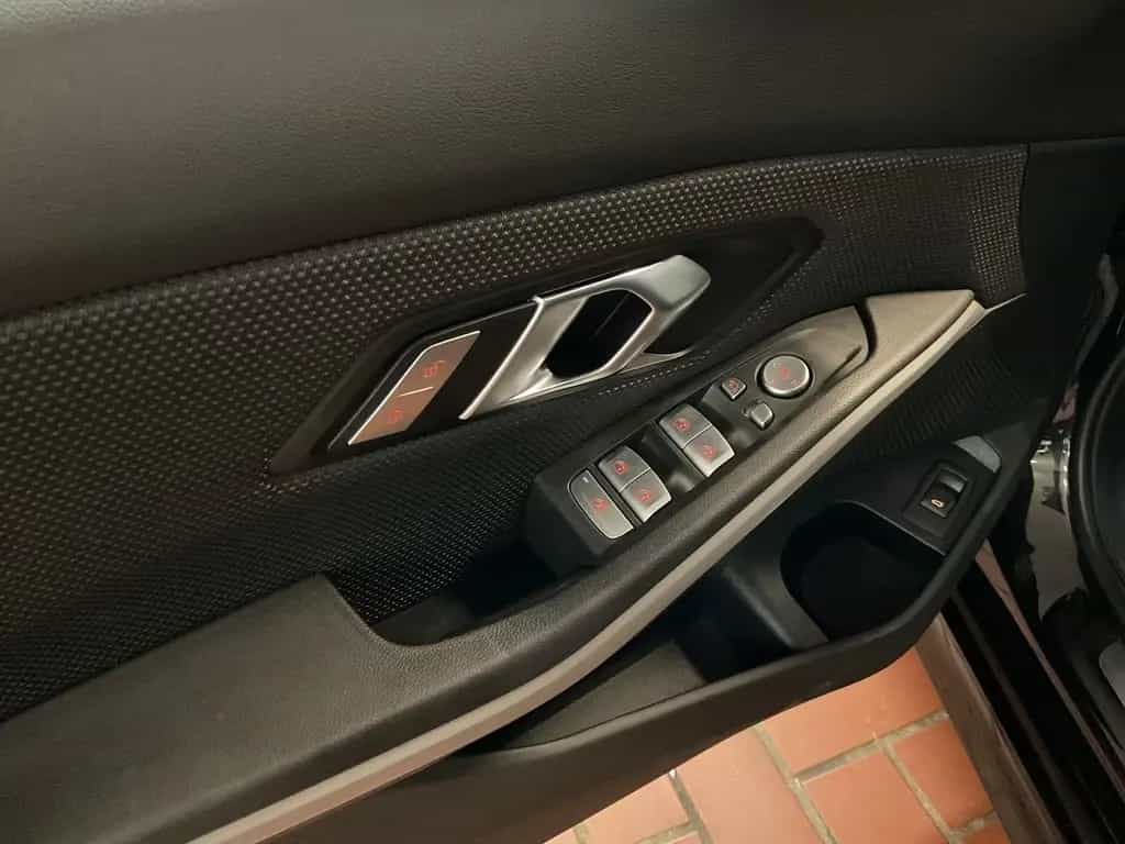 BMW 320 dA Touring Live Cockpit,LED,AHK 03/2023-photo-14