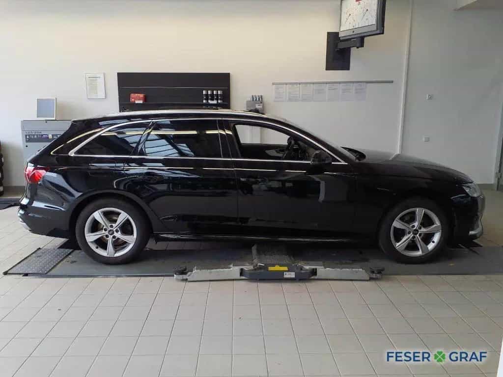 Audi A4 Avant S line 35 TFSI S tronic Pano RFK LED 05/2023-photo-2