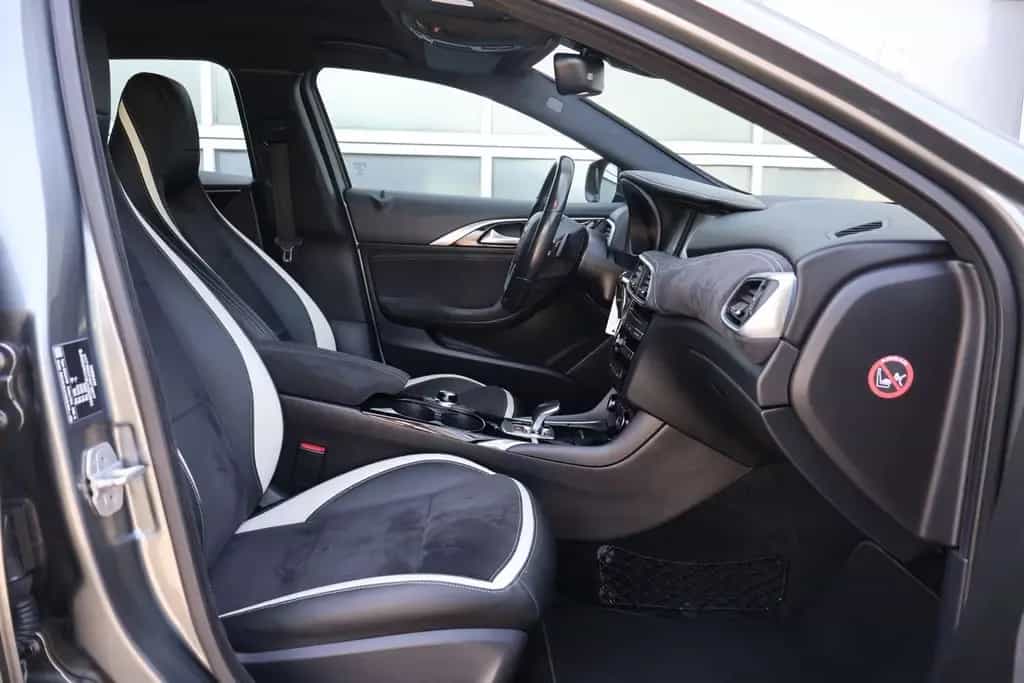 Infiniti Q30 1.6 T Sport | Origineel NL | Panoramadak | B 01/2017-photo-17