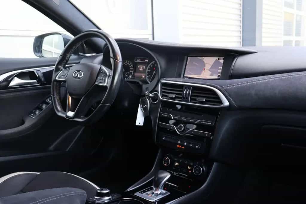 Infiniti Q30 1.6 T Sport | Origineel NL | Panoramadak | B 01/2017-photo-8