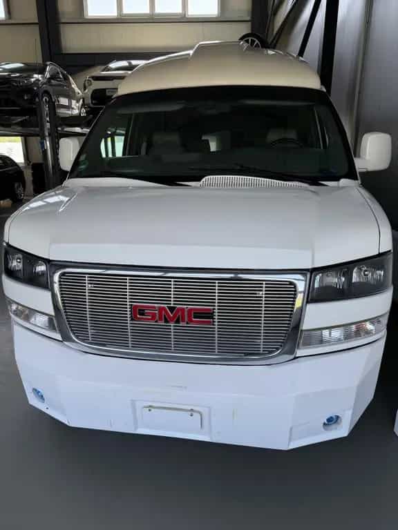 GMC Savana BENZIN /GAS  Camper Van 05/2004-photo-1