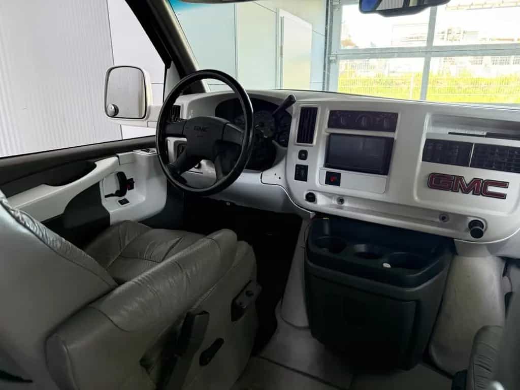 GMC Savana BENZIN /GAS  Camper Van 05/2004-photo-3