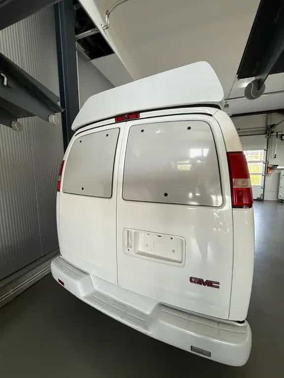 GMC Savana BENZIN /GAS  Camper Van 05/2004-photo-9