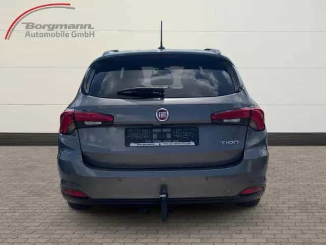 Fiat Tipo Lounge 1.4 T-Jet Anhängerkupplung - Rückfah 05/2017-photo-4