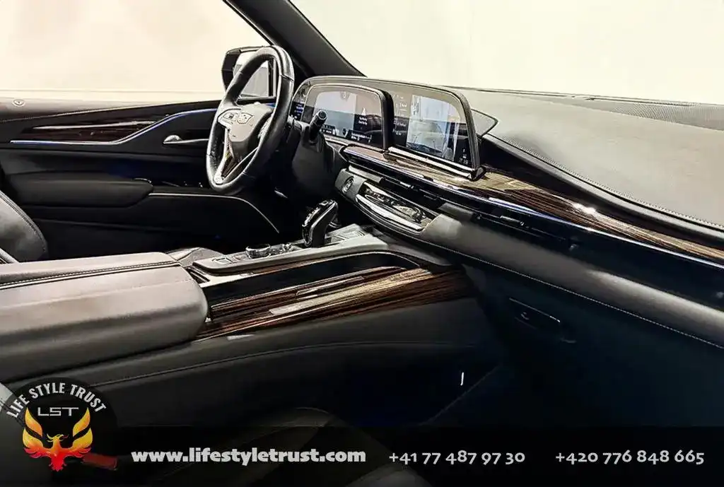 Cadillac Escalade LUXURY 6.2V8 4WD € 68.500 T1 06/2024-photo-12