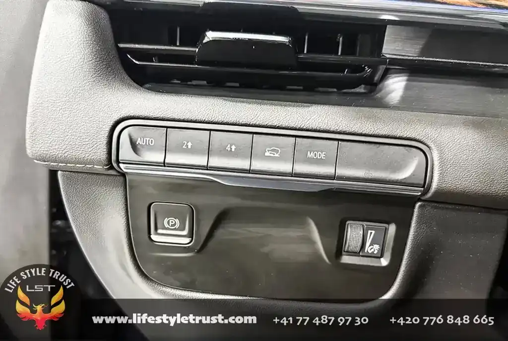 Cadillac Escalade LUXURY 6.2V8 4WD € 68.500 T1 06/2024-photo-18