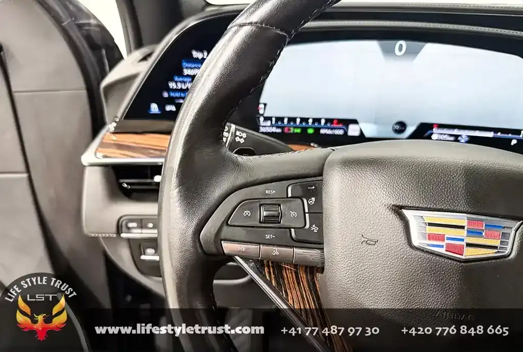 Cadillac Escalade LUXURY 6.2V8 4WD € 68.500 T1 06/2024-photo-19