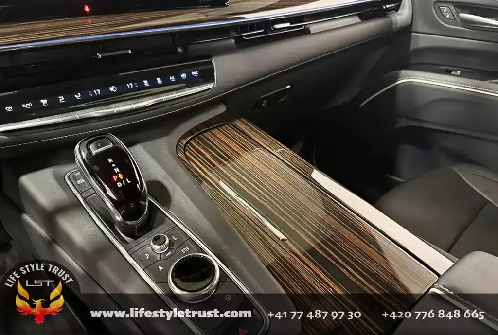 Cadillac Escalade LUXURY 6.2V8 4WD € 68.500 T1 06/2024-photo-24
