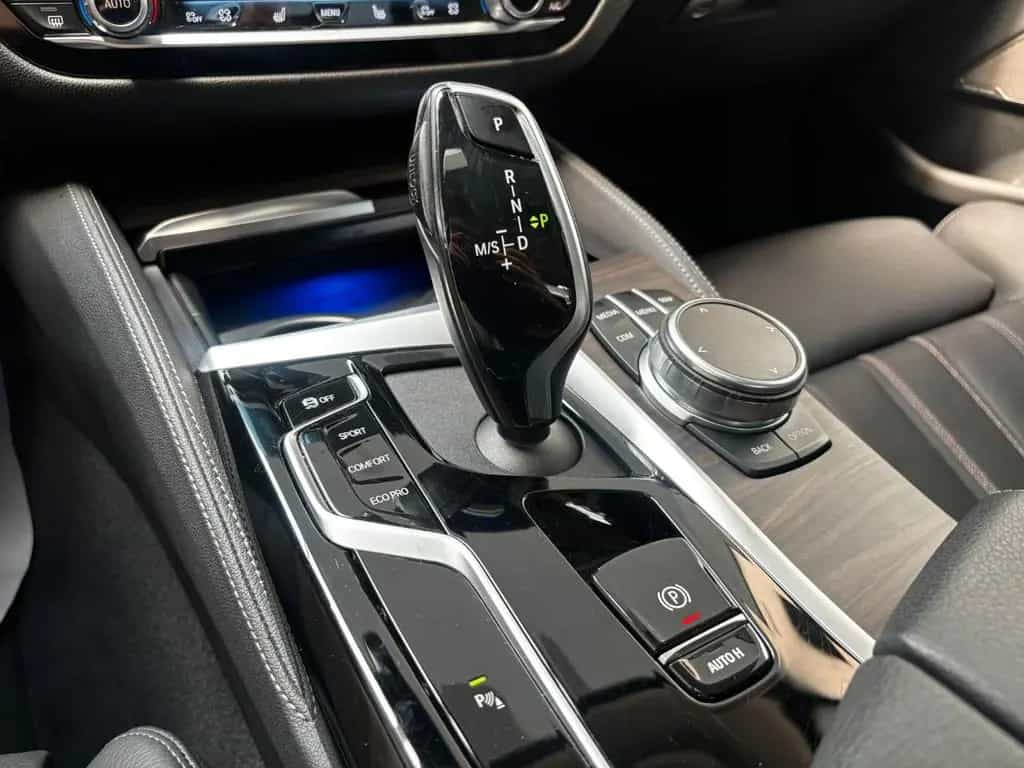 BMW 520 d xDrive Luxury Line LED SHD HARMAN/KARDO CAM 09/2020-photo-17