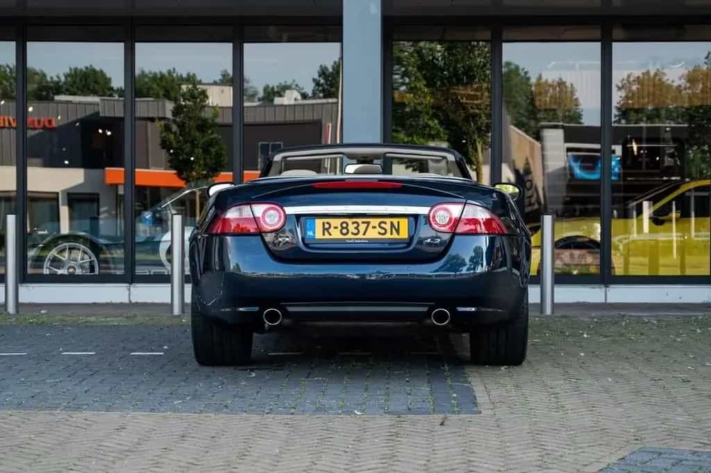 Jaguar XK 4.2 V8 Convertible 10/2006-photo-3