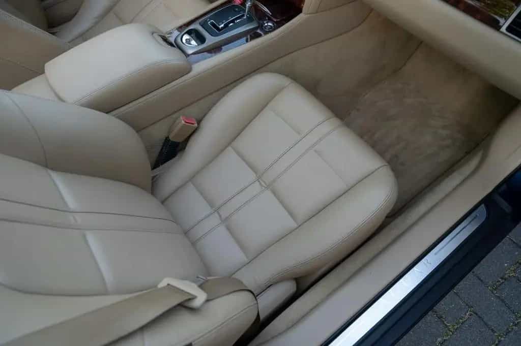 Jaguar XK 4.2 V8 Convertible 10/2006-photo-39