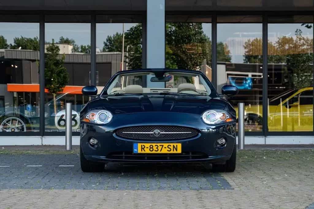 Jaguar XK 4.2 V8 Convertible 10/2006-photo-4