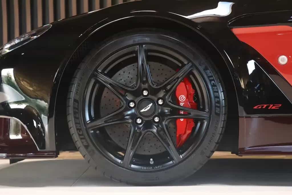 Aston Martin V12 Vantage Vantage GT12 - Red Carbon Exposed - 71 of 100 06/2016-photo-17