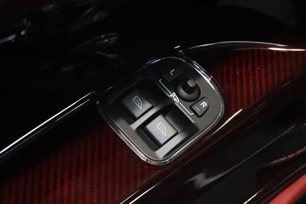 Aston Martin V12 Vantage Vantage GT12 - Red Carbon Exposed - 71 of 100 06/2016-photo-7