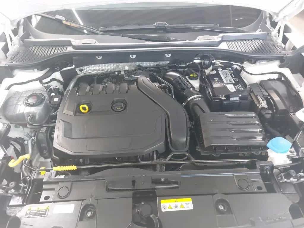 Cupra Formentor 1.5 TSI 110kW 6-Gang 4 Türen 06/2023-photo-17