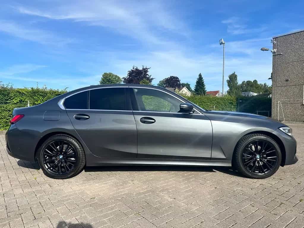 BMW 320 d Lim.xDrive LuxuryLine VIRTUAL*LASER*HUD*GSD 11/2018-photo-3