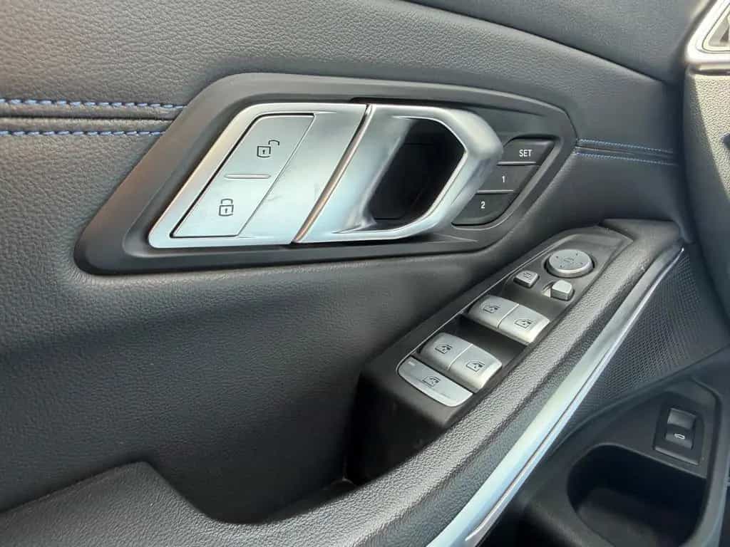 BMW 320 d  Limousine xDrive M Sport*Memory*LASER 02/2022-photo-17