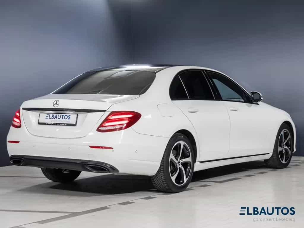 Mercedes-Benz E 200 Avantgarde LED/Navigation/Kamera/Ambiente/ 06/2019-photo-1