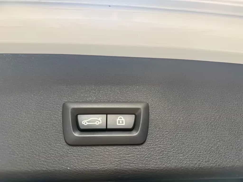 BMW X1 xDrive25i Sport Line*LED*Pano*HUD*H&K*Memory* 12/2015-photo-24