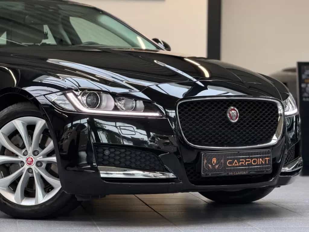 Jaguar XF Prestige AWD 2.0l Xenon/Volleder/BT/CAM 03/2017-photo-1