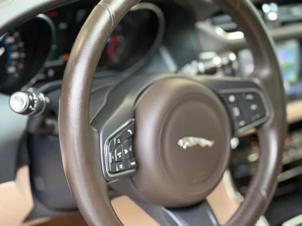 Jaguar XF Prestige AWD 2.0l Xenon/Volleder/BT/CAM 03/2017-photo-16