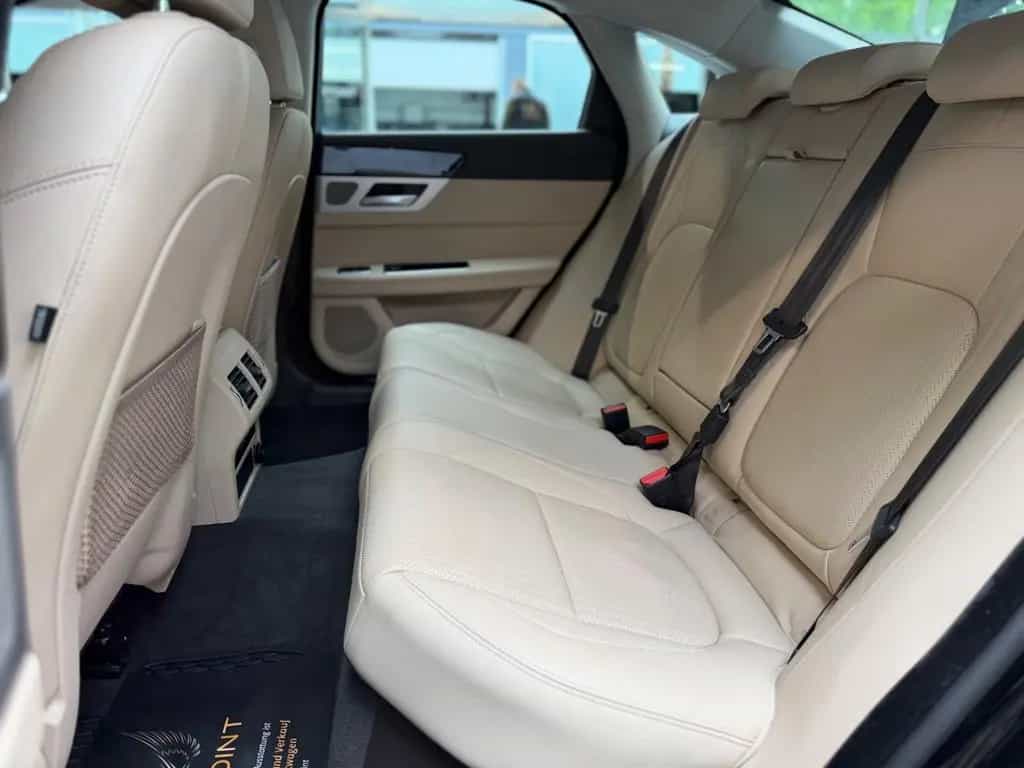 Jaguar XF Prestige AWD 2.0l Xenon/Volleder/BT/CAM 03/2017-photo-21